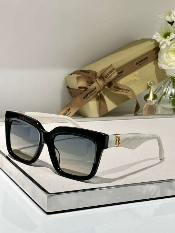 Picture of Burberry Sunglasses _SKUfw56609183fw